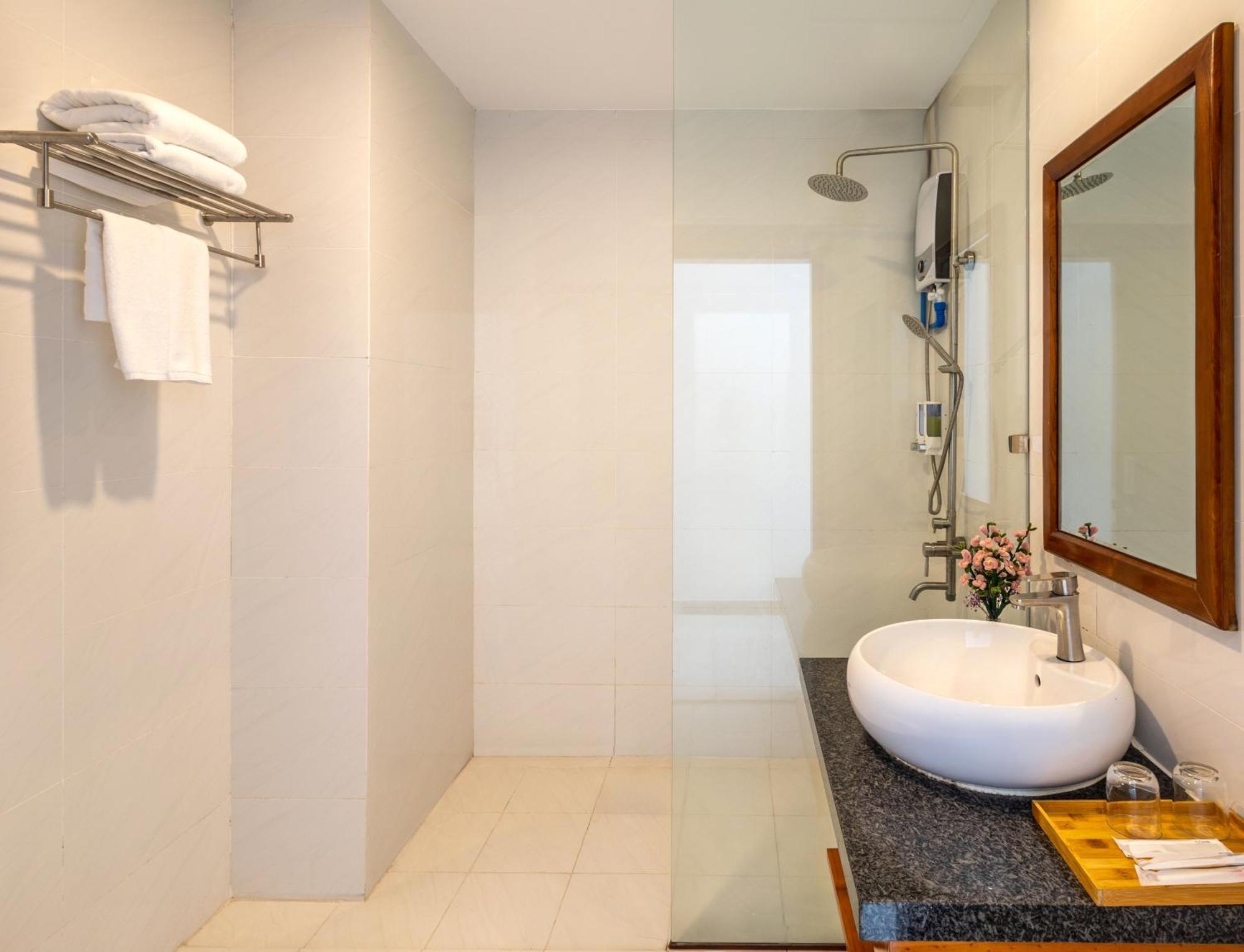 Amon Hotel 두옹 동 외부 사진