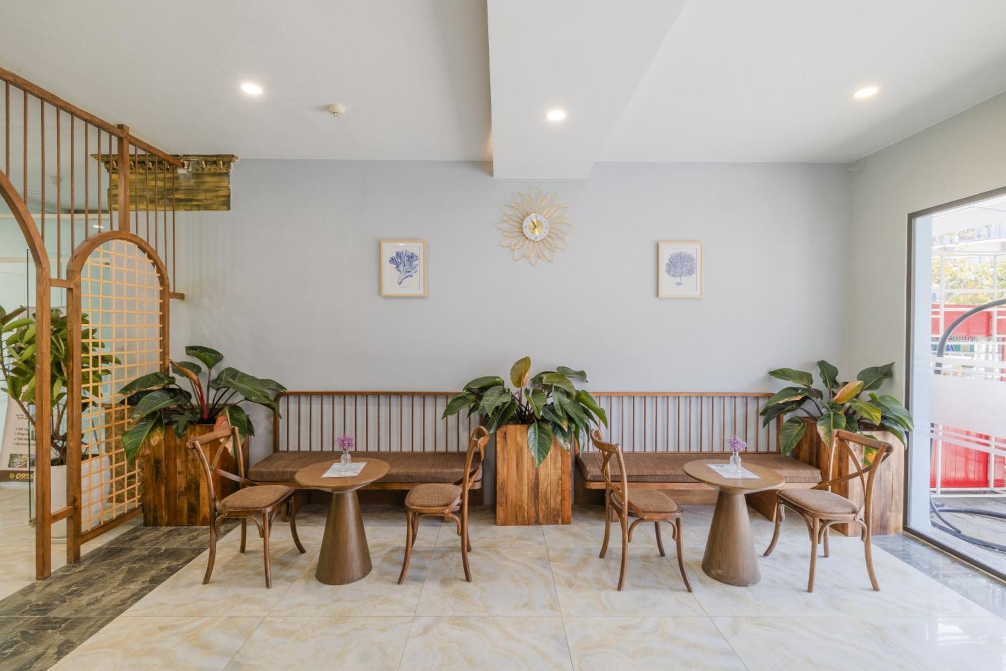 Amon Hotel 두옹 동 외부 사진