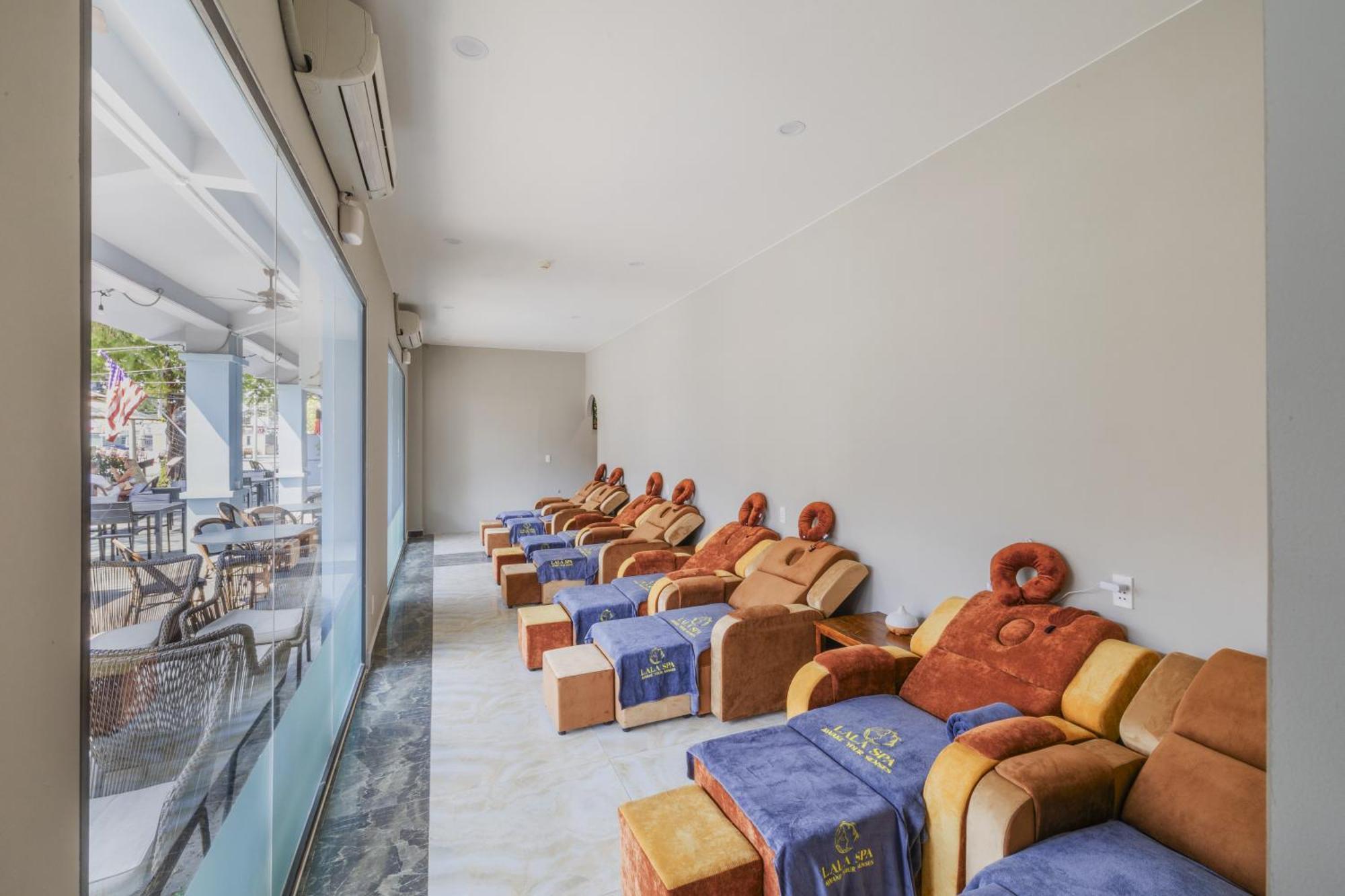 Amon Hotel 두옹 동 외부 사진