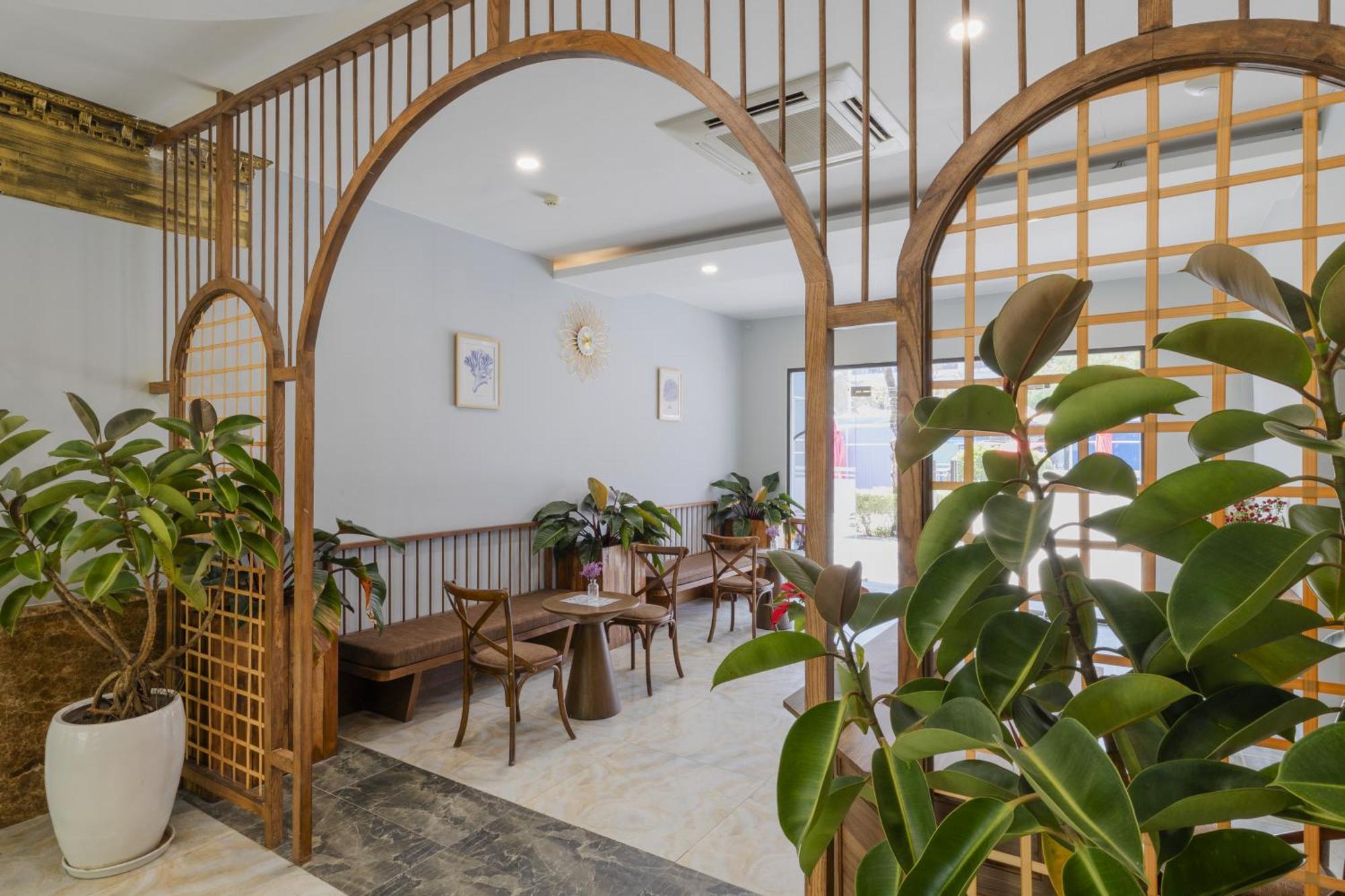 Amon Hotel 두옹 동 외부 사진