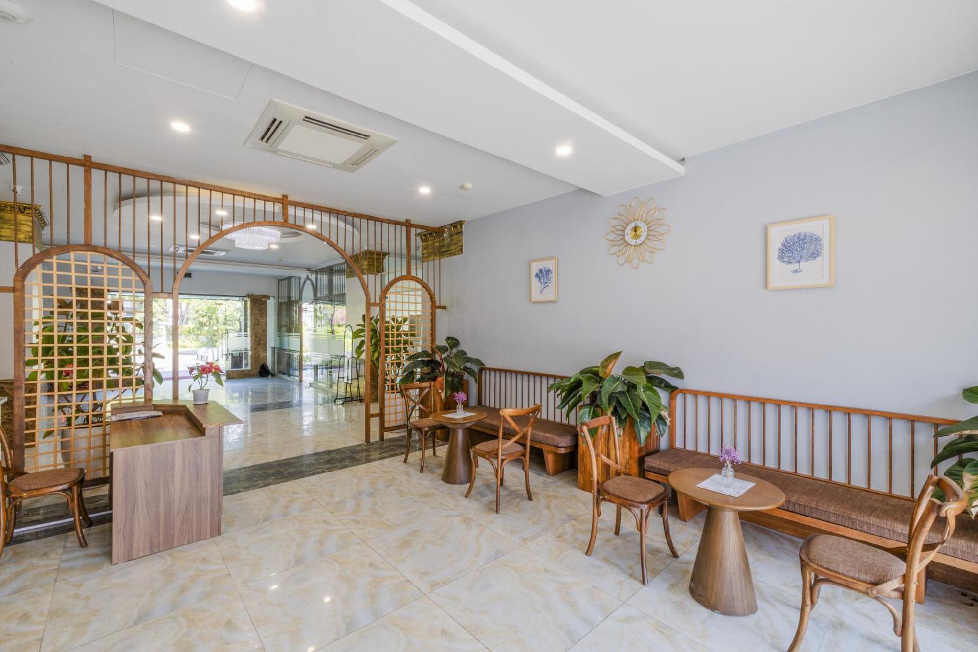 Amon Hotel 두옹 동 외부 사진